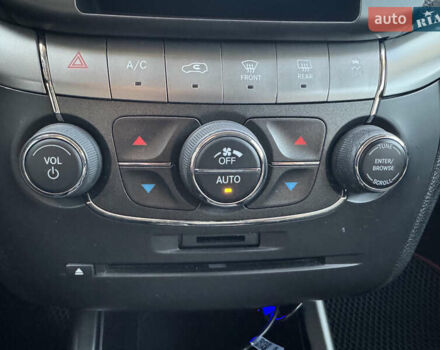 Серый Додж Джорни, объемом двигателя 3.6 л и пробегом 139 тыс. км за 13950 $, фото 94 на Automoto.ua