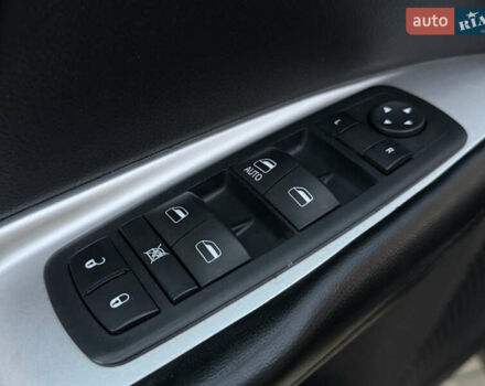 Сірий Додж Джорні, об'ємом двигуна 3.6 л та пробігом 188 тис. км за 10200 $, фото 9 на Automoto.ua