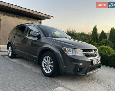 Серый Додж Джорни, объемом двигателя 2.4 л и пробегом 170 тыс. км за 12500 $, фото 4 на Automoto.ua
