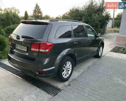 Серый Додж Джорни, объемом двигателя 2.4 л и пробегом 170 тыс. км за 12500 $, фото 7 на Automoto.ua