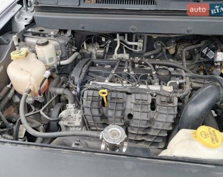 Серый Додж Джорни, объемом двигателя 2.36 л и пробегом 138 тыс. км за 12900 $, фото 13 на Automoto.ua