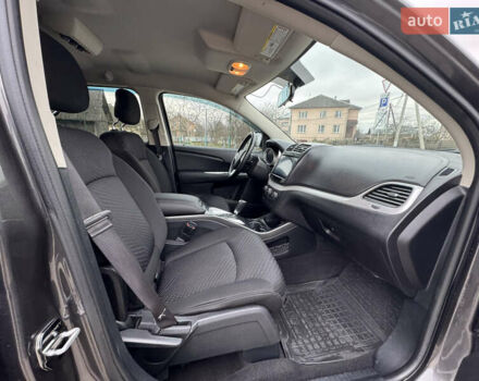 Серый Додж Джорни, объемом двигателя 2.4 л и пробегом 141 тыс. км за 10500 $, фото 54 на Automoto.ua