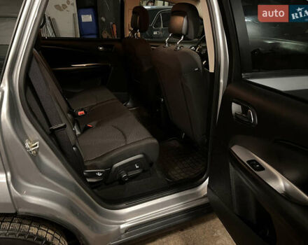 Серый Додж Джорни, объемом двигателя 2.36 л и пробегом 132 тыс. км за 10800 $, фото 6 на Automoto.ua