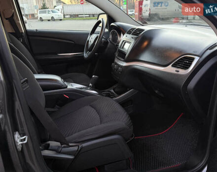 Сірий Додж Джорні, об'ємом двигуна 3.6 л та пробігом 188 тис. км за 10200 $, фото 13 на Automoto.ua