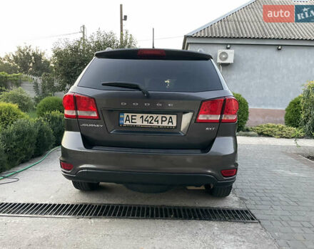 Серый Додж Джорни, объемом двигателя 2.4 л и пробегом 170 тыс. км за 12500 $, фото 6 на Automoto.ua