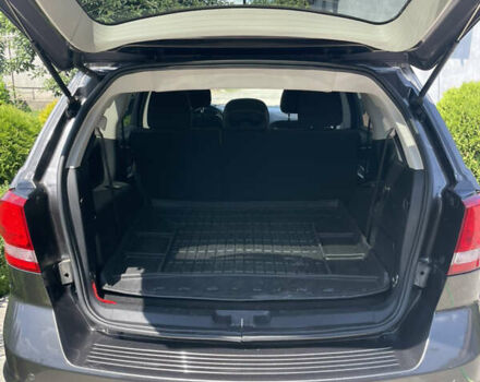 Серый Додж Джорни, объемом двигателя 2.4 л и пробегом 170 тыс. км за 12500 $, фото 19 на Automoto.ua