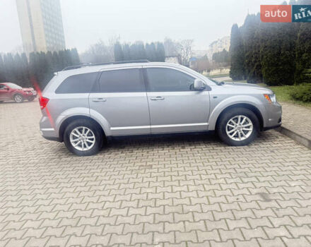 Серый Додж Джорни, объемом двигателя 3.6 л и пробегом 156 тыс. км за 13550 $, фото 5 на Automoto.ua