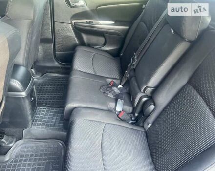 Серый Додж Джорни, объемом двигателя 2.36 л и пробегом 170 тыс. км за 11000 $, фото 5 на Automoto.ua