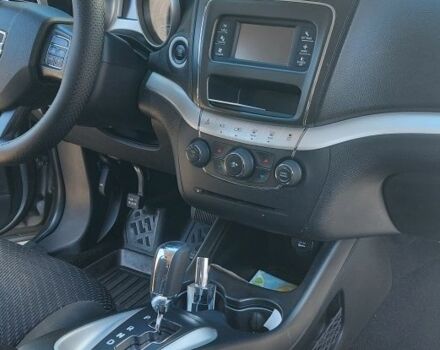 Серый Додж Джорни, объемом двигателя 2.4 л и пробегом 230 тыс. км за 9999 $, фото 5 на Automoto.ua