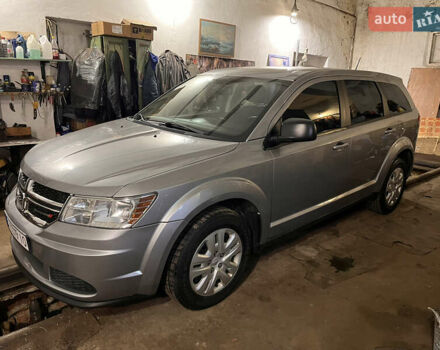 Серый Додж Джорни, объемом двигателя 2.36 л и пробегом 132 тыс. км за 10800 $, фото 2 на Automoto.ua