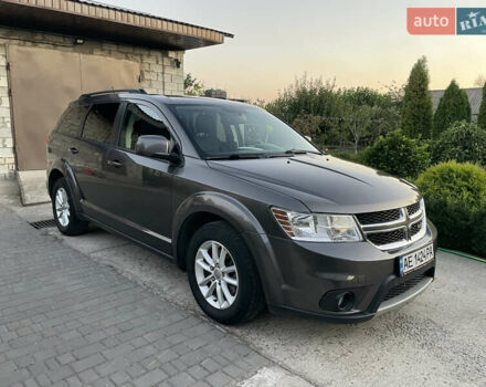 Серый Додж Джорни, объемом двигателя 2.4 л и пробегом 170 тыс. км за 12500 $, фото 5 на Automoto.ua