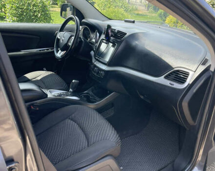 Серый Додж Джорни, объемом двигателя 2.4 л и пробегом 170 тыс. км за 12500 $, фото 18 на Automoto.ua