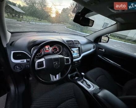 Серый Додж Джорни, объемом двигателя 2.36 л и пробегом 72 тыс. км за 13700 $, фото 4 на Automoto.ua