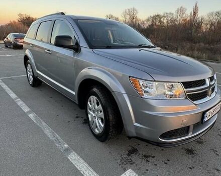 Сірий Додж Джорні, об'ємом двигуна 2.4 л та пробігом 259 тис. км за 13500 $, фото 1 на Automoto.ua