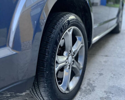 Серый Додж Джорни, объемом двигателя 3.6 л и пробегом 221 тыс. км за 13600 $, фото 4 на Automoto.ua