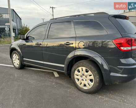 Серый Додж Джорни, объемом двигателя 2.4 л и пробегом 174 тыс. км за 10800 $, фото 1 на Automoto.ua