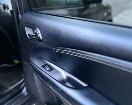 Серый Додж Джорни, объемом двигателя 3.6 л и пробегом 221 тыс. км за 13600 $, фото 5 на Automoto.ua