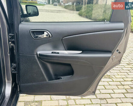 Серый Додж Джорни, объемом двигателя 2.36 л и пробегом 165 тыс. км за 10999 $, фото 19 на Automoto.ua