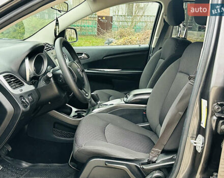 Серый Додж Джорни, объемом двигателя 2.36 л и пробегом 165 тыс. км за 10999 $, фото 12 на Automoto.ua