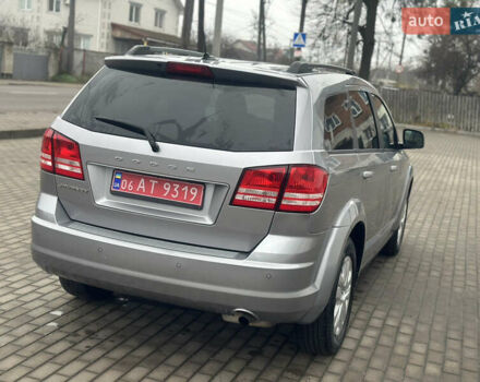 Серый Додж Джорни, объемом двигателя 2.4 л и пробегом 278 тыс. км за 10650 $, фото 4 на Automoto.ua