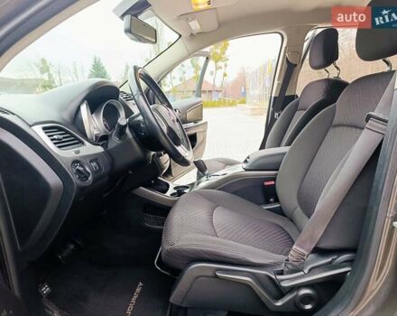 Сірий Додж Джорні, об'ємом двигуна 2.4 л та пробігом 153 тис. км за 10999 $, фото 13 на Automoto.ua