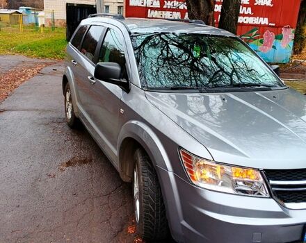 Серый Додж Джорни, объемом двигателя 2.4 л и пробегом 180 тыс. км за 11500 $, фото 2 на Automoto.ua