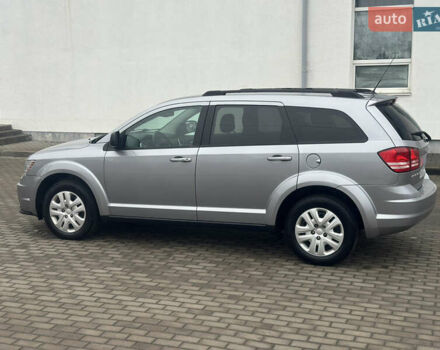 Серый Додж Джорни, объемом двигателя 2.4 л и пробегом 278 тыс. км за 10650 $, фото 2 на Automoto.ua