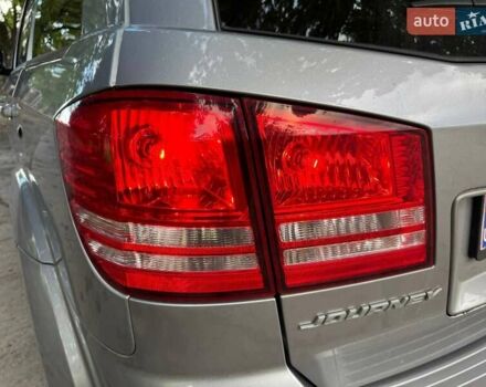 Сірий Додж Джорні, об'ємом двигуна 2.36 л та пробігом 177 тис. км за 10800 $, фото 35 на Automoto.ua