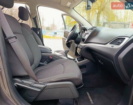 Сірий Додж Джорні, об'ємом двигуна 2.4 л та пробігом 153 тис. км за 10999 $, фото 19 на Automoto.ua