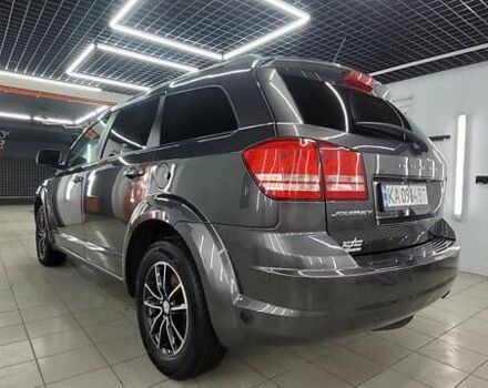 Серый Додж Джорни, объемом двигателя 2.36 л и пробегом 190 тыс. км за 14500 $, фото 7 на Automoto.ua