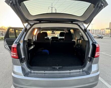 Сірий Додж Джорні, об'ємом двигуна 2.4 л та пробігом 259 тис. км за 13500 $, фото 5 на Automoto.ua