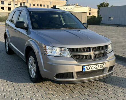 Серый Додж Джорни, объемом двигателя 2.36 л и пробегом 192 тыс. км за 12400 $, фото 1 на Automoto.ua