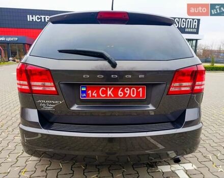 Сірий Додж Джорні, об'ємом двигуна 2.4 л та пробігом 153 тис. км за 10999 $, фото 8 на Automoto.ua