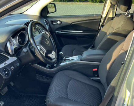 Серый Додж Джорни, объемом двигателя 2.36 л и пробегом 192 тыс. км за 12400 $, фото 7 на Automoto.ua