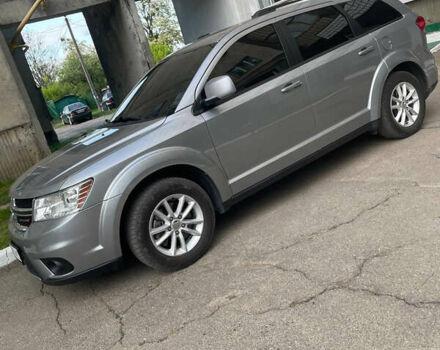 Серый Додж Джорни, объемом двигателя 2.36 л и пробегом 275 тыс. км за 13500 $, фото 1 на Automoto.ua