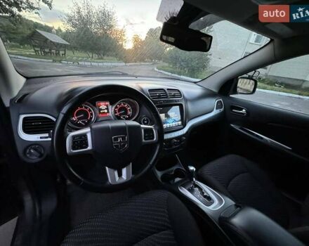 Серый Додж Джорни, объемом двигателя 2.36 л и пробегом 72 тыс. км за 13700 $, фото 3 на Automoto.ua