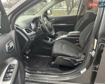 Серый Додж Джорни, объемом двигателя 2.36 л и пробегом 162 тыс. км за 11200 $, фото 11 на Automoto.ua