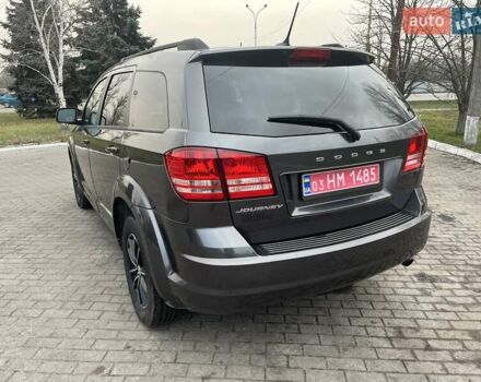 Серый Додж Джорни, объемом двигателя 2.36 л и пробегом 162 тыс. км за 11200 $, фото 4 на Automoto.ua