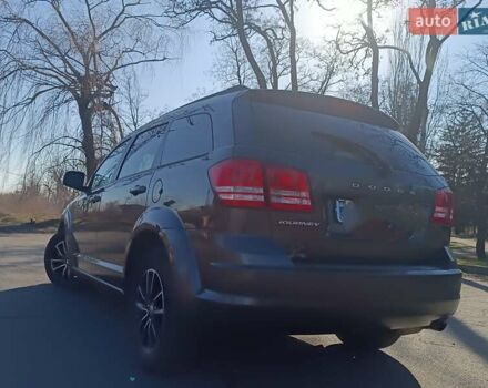 Серый Додж Джорни, объемом двигателя 2.4 л и пробегом 140 тыс. км за 12000 $, фото 3 на Automoto.ua