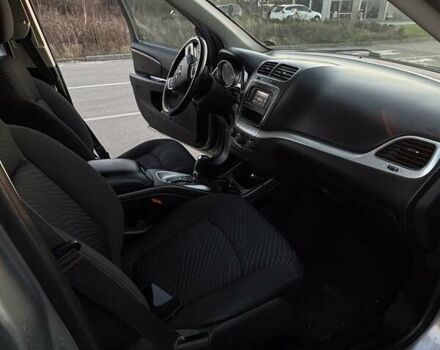 Сірий Додж Джорні, об'ємом двигуна 2.4 л та пробігом 259 тис. км за 13500 $, фото 3 на Automoto.ua