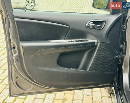 Серый Додж Джорни, объемом двигателя 2.36 л и пробегом 165 тыс. км за 10999 $, фото 11 на Automoto.ua