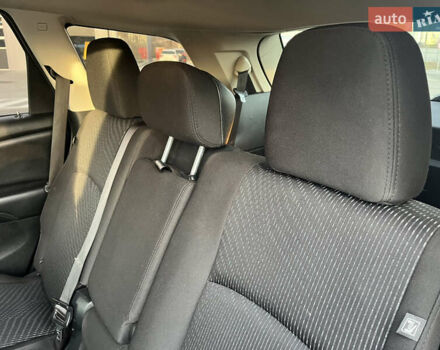 Серый Додж Джорни, объемом двигателя 2.4 л и пробегом 174 тыс. км за 10800 $, фото 17 на Automoto.ua