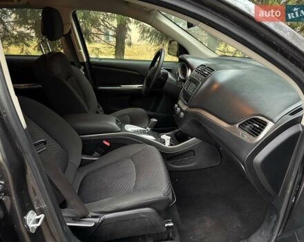 Серый Додж Джорни, объемом двигателя 2.4 л и пробегом 175 тыс. км за 10700 $, фото 22 на Automoto.ua