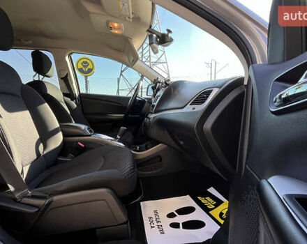 Серый Додж Джорни, объемом двигателя 2.36 л и пробегом 123 тыс. км за 13150 $, фото 22 на Automoto.ua