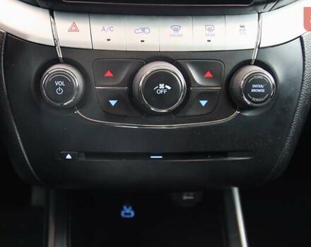 Серый Додж Джорни, объемом двигателя 2.36 л и пробегом 157 тыс. км за 13900 $, фото 14 на Automoto.ua