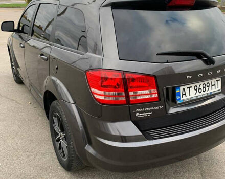 Серый Додж Джорни, объемом двигателя 2.36 л и пробегом 105 тыс. км за 13500 $, фото 5 на Automoto.ua