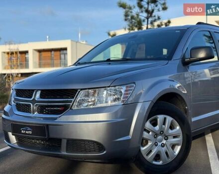 Серый Додж Джорни, объемом двигателя 2.36 л и пробегом 108 тыс. км за 12799 $, фото 1 на Automoto.ua