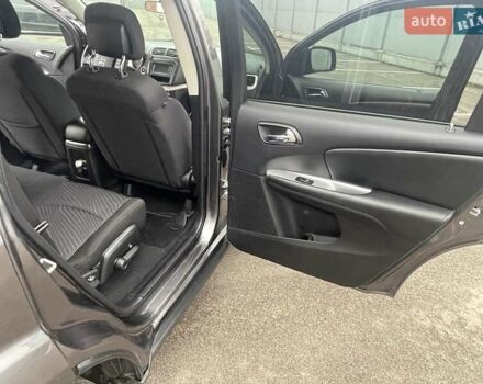 Серый Додж Джорни, объемом двигателя 2.36 л и пробегом 105 тыс. км за 12999 $, фото 11 на Automoto.ua