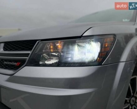 Серый Додж Джорни, объемом двигателя 2.36 л и пробегом 97 тыс. км за 11490 $, фото 3 на Automoto.ua