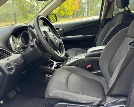 Серый Додж Джорни, объемом двигателя 2.36 л и пробегом 125 тыс. км за 12500 $, фото 4 на Automoto.ua